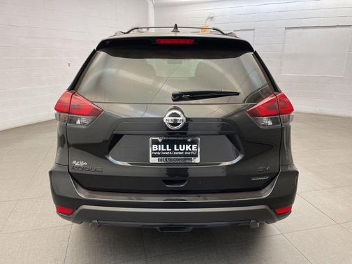 Magnetic Black 2018 Nissan Rogue SV
