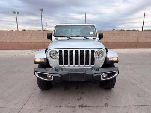 Silver Zynith Clearcoat 2023 Jeep Gladiator Sport S