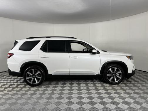 2024 Honda Pilot Touring 8-Passenger