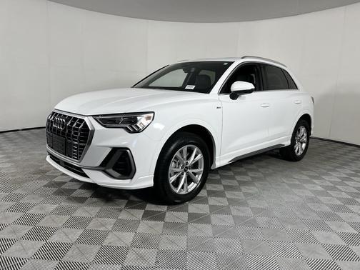 2024 Audi Q3 Premium 45 TFSI S line quattro Tiptronic