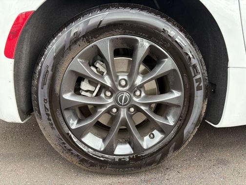 2025 Chrysler Pacifica L