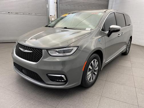 2023 Chrysler Pacifica Hybrid Limited