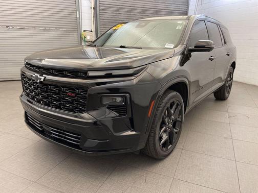 Mosaic Black Metallic 2025 Chevrolet Traverse RS