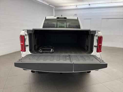 2025 RAM 1500 ST