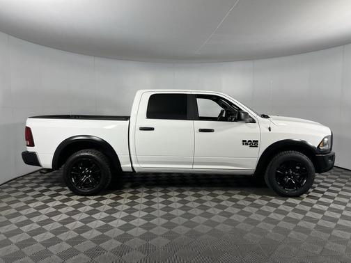 2024 RAM 1500 Classic Warlock Crew Cab 4x2 5'7' Box