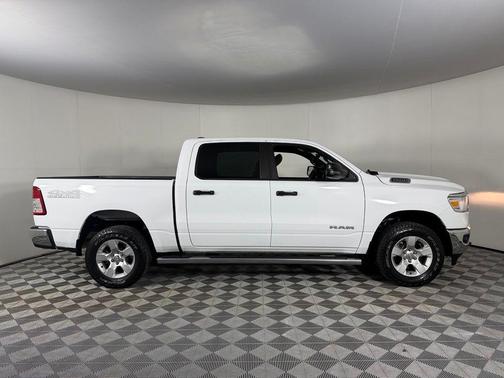 Bright White Clearcoat 2024 RAM 1500 Big Horn/Lone Star