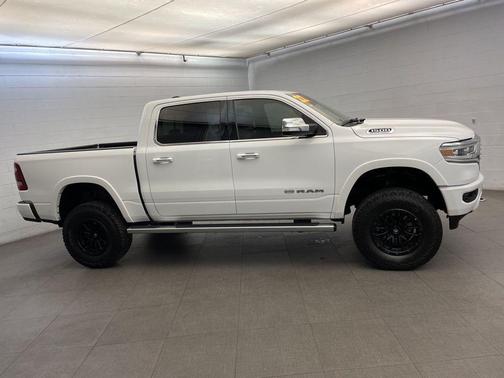 Bright White Clearcoat 2022 RAM 1500 Longhorn