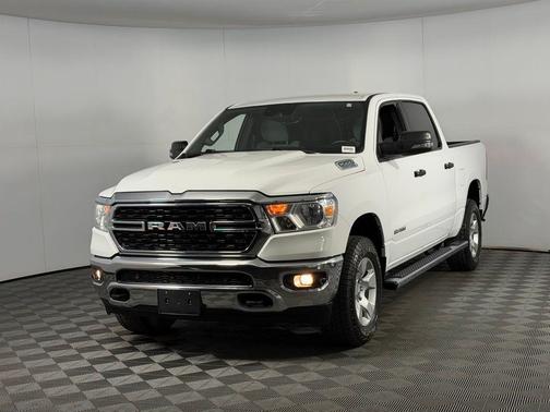 Bright White Clearcoat 2024 RAM 1500 Big Horn/Lone Star