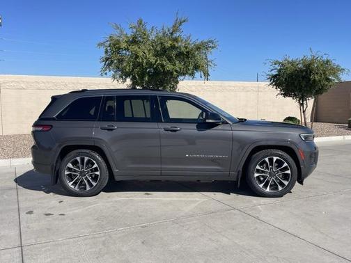2022 Jeep Grand Cherokee 4xe Overland