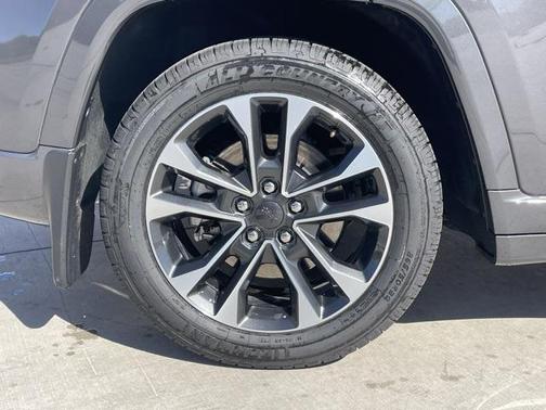 2022 Jeep Grand Cherokee 4xe Overland