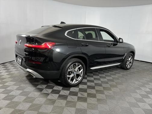 2024 BMW X4 xDrive30i