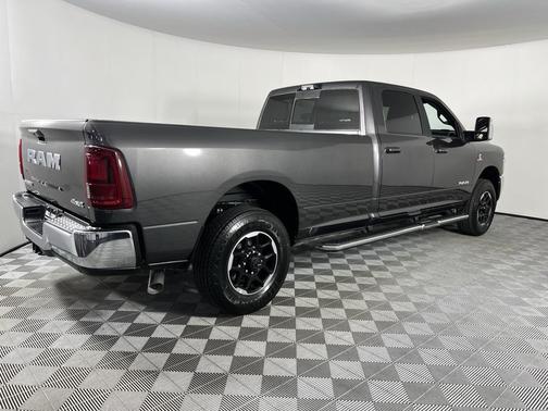 2025 RAM 2500 Laramie Crew Cab 4x4 8' Box