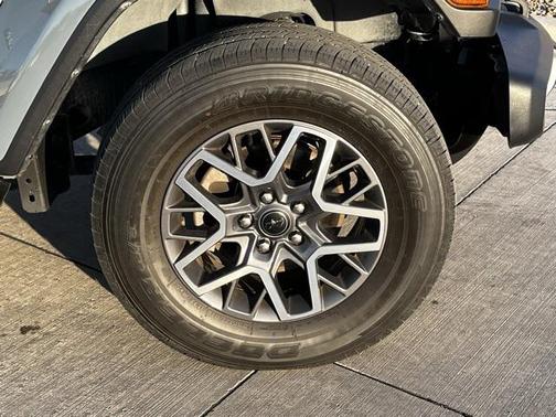 2024 Jeep Wrangler 4-Door Sahara 4x4