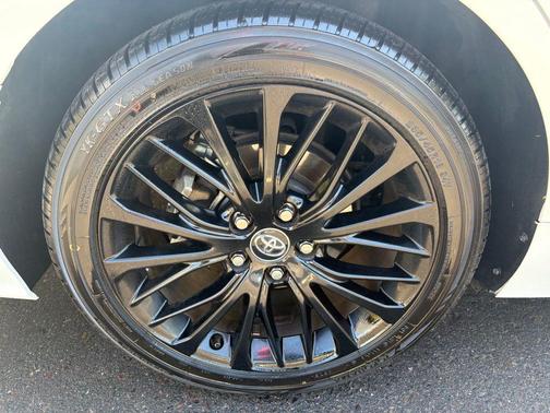 Wind Chill Pearl 2020 Toyota Camry XLE