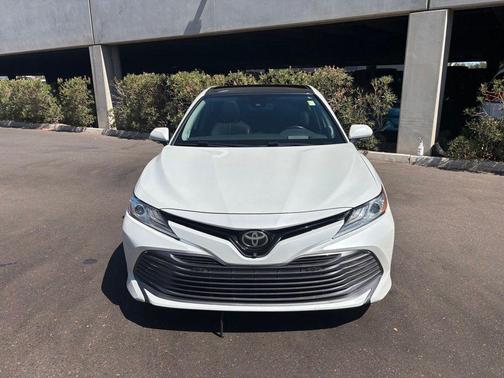 Wind Chill Pearl 2020 Toyota Camry XLE