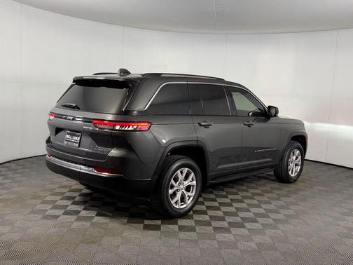 Baltic Gray Metallic Clearcoat 2022 Jeep Grand Cherokee Limited