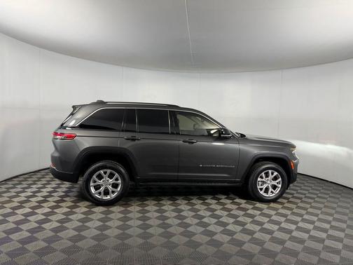 Baltic Gray Metallic Clearcoat 2022 Jeep Grand Cherokee Limited