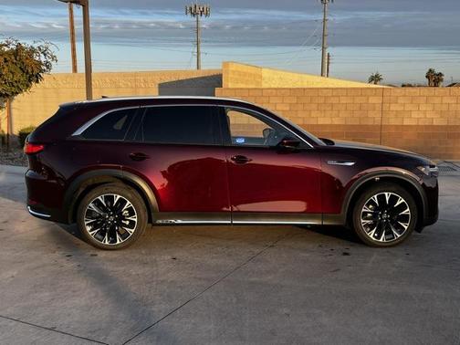 2024 Mazda CX-90 PHEV Premium Plus