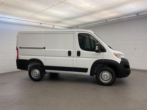 Bright White Clearcoat 2026 RAM ProMaster 1500 Low Roof