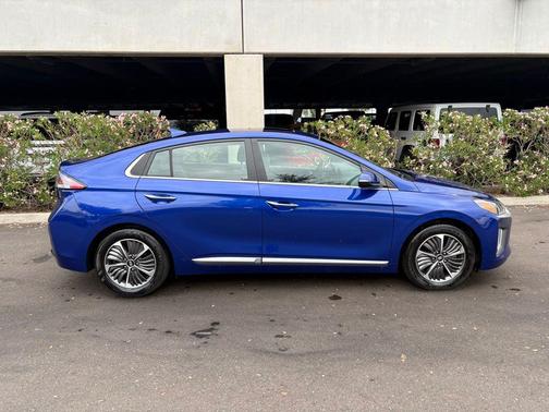 2022 Hyundai IONIQ Plug-In Hybrid Limited