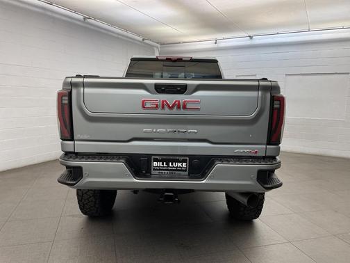 2025 GMC Sierra 2500 AT4