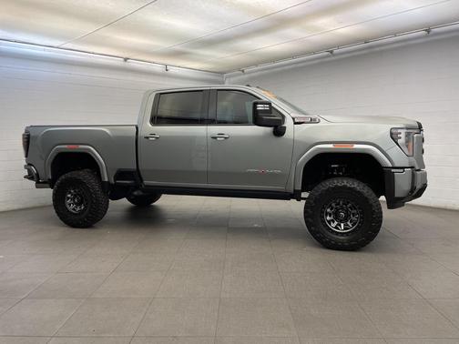2025 GMC Sierra 2500 AT4
