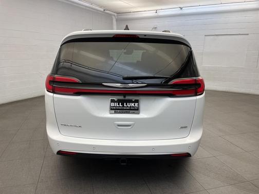 2026 Chrysler Pacifica L