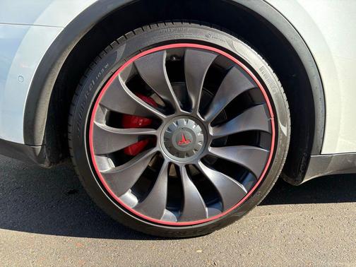 2022 Tesla Model Y Performance Dual Motor All-Wheel Drive