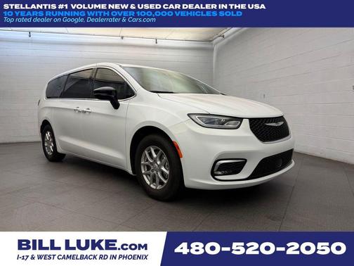 Bright White Clearcoat 2026 Chrysler Pacifica L