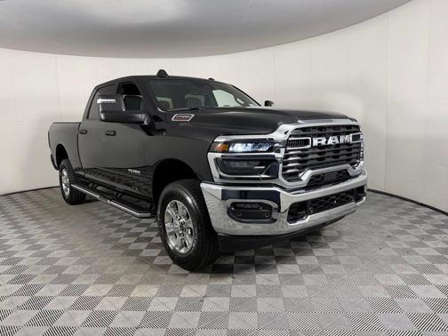Diamond Black 2025 RAM 2500 Big Horn Crew Cab 4x4 6'4' Box