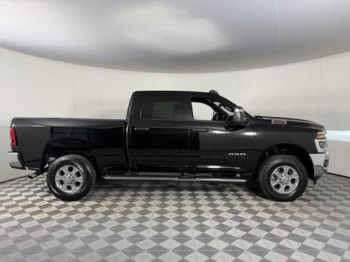 Diamond Black 2025 RAM 2500 Big Horn Crew Cab 4x4 6'4' Box