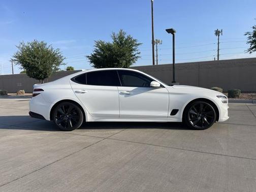 2023 Genesis G70 2.0T RWD
