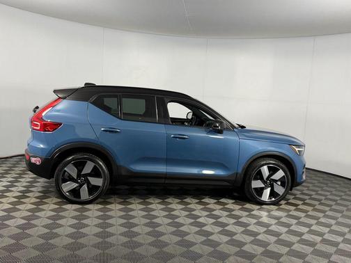 2023 Volvo XC40 Recharge Pure Electric Twin Plus