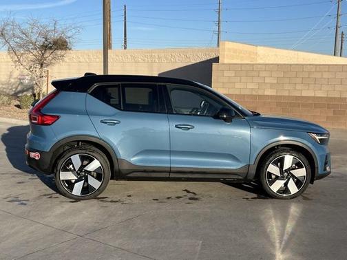 2023 Volvo XC40 Recharge Pure Electric Twin Plus