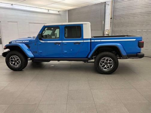 Hydro Blue Pearlcoat 2026 Jeep Gladiator Rubicon