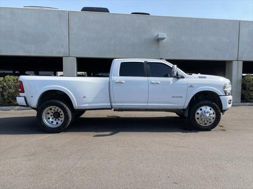 2022 RAM 3500 Laramie Crew Cab 4x4 8' Box