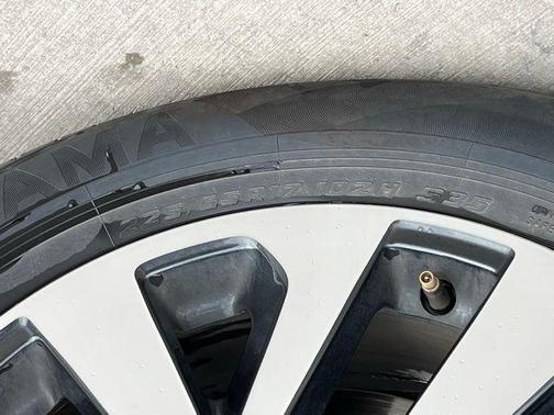 Crystal White Pearl 2025 Subaru Outback Premium