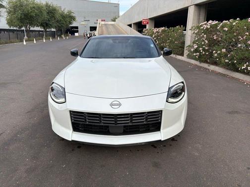 White Pearl 2024 Nissan Z Performance Manual