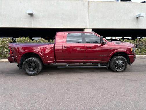 2022 RAM 3500 Limited Mega Cab 4x4 6'4' Box