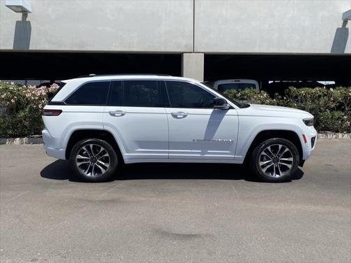 2022 Jeep Grand Cherokee Overland