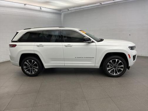 2022 Jeep Grand Cherokee Overland