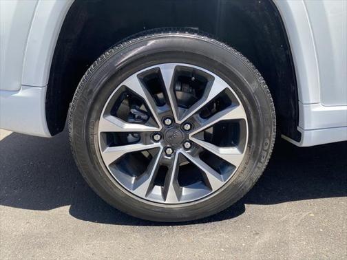 2022 Jeep Grand Cherokee Overland