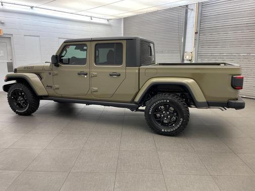 2025 Jeep Gladiator Willys