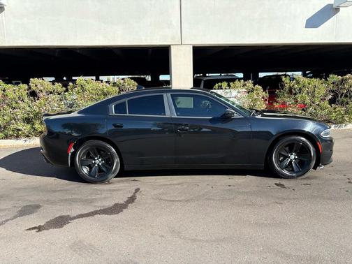 2017 Dodge Charger SXT