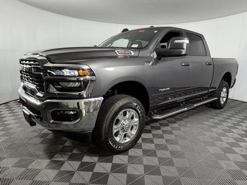 2025 RAM 2500 Big Horn Crew Cab 4x4 6'4' Box