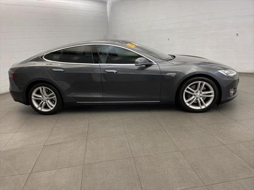 2015 Tesla Model S 85D