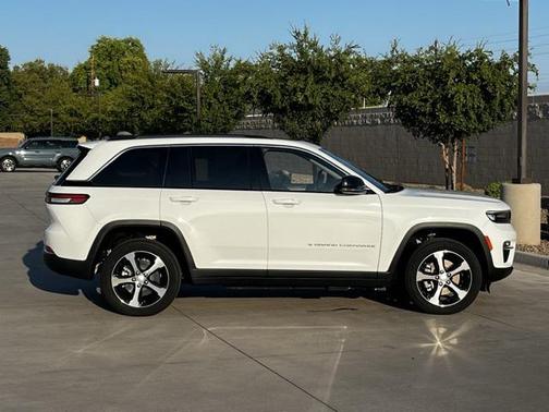 2023 Jeep Grand Cherokee 4xe Base