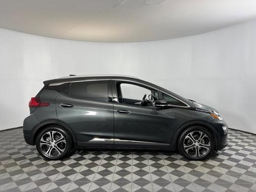 Photo 2 of 39 of 2020 Chevrolet Bolt EV Premier