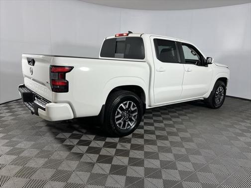 2024 Nissan Frontier SL