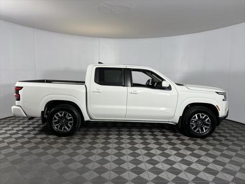 2024 Nissan Frontier SL